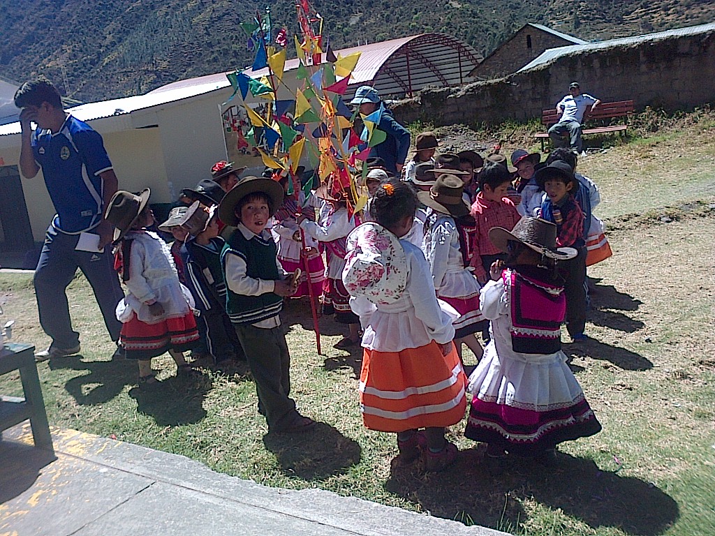 Celebracion de un baile costumbrista